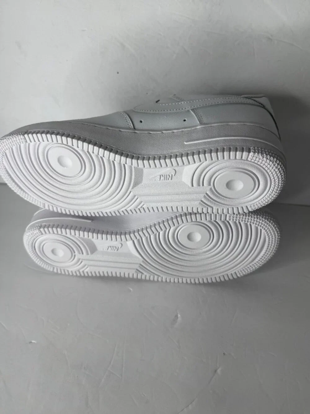 NIB Nike Air Force 1 '07 All White Sneakers Women's US 10 EU 40